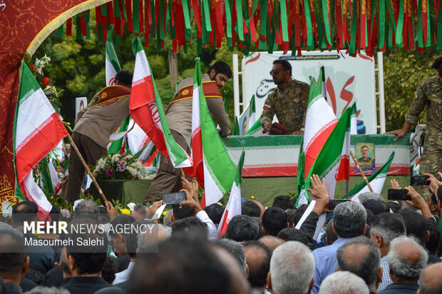 آغاز آیین تشییع سردار شهید «علیرضا تنگسیری» در بندرعباس