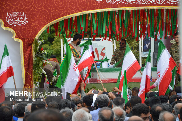 آغاز آیین تشییع سردار شهید «علیرضا تنگسیری» در بندرعباس