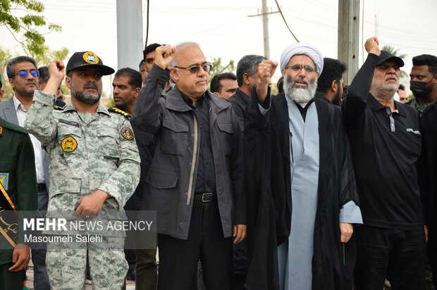 آغاز آیین تشییع سردار شهید «علیرضا تنگسیری» در بندرعباس