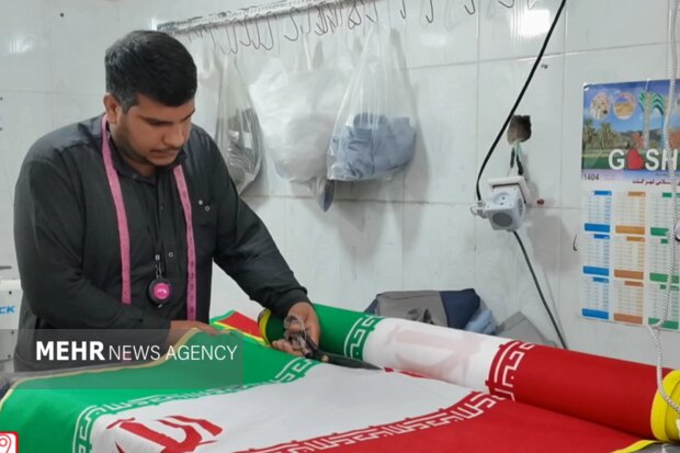 جهاد خیاط های سراوانی با دوخت پرچم ایران