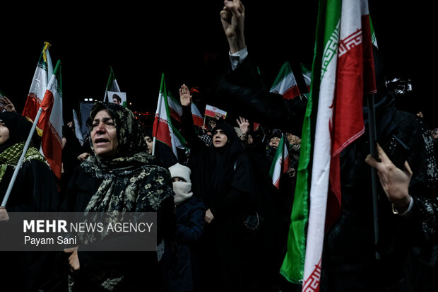 اجتماع حمایت از رزمندگان در مقابله با دشمن آمریکایی - صهیونی
