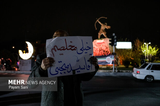 اجتماع حمایت از رزمندگان در مقابله با دشمن آمریکایی - صهیونی
