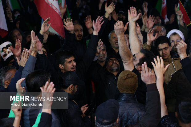 اجتماع حمایت از رزمندگان در مقابله با دشمن آمریکایی - صهیونی