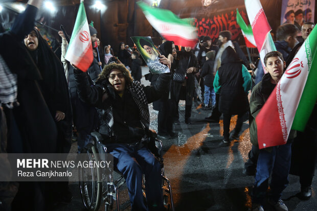 اجتماع حمایت از رزمندگان در مقابله با دشمن آمریکایی - صهیونی