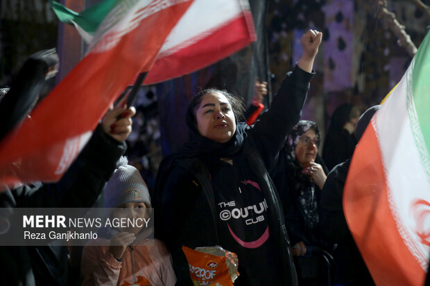 اجتماع حمایت از رزمندگان در مقابله با دشمن آمریکایی - صهیونی