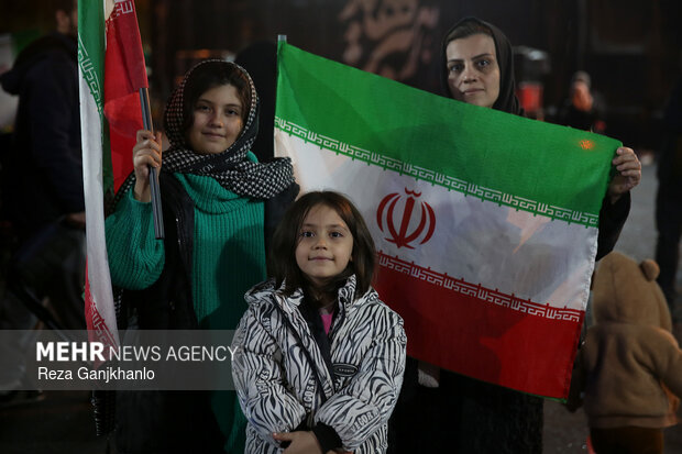 اجتماع حمایت از رزمندگان در مقابله با دشمن آمریکایی - صهیونی