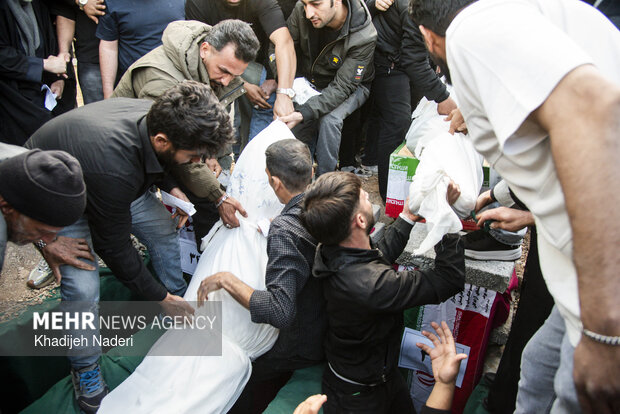 تشییع ۲۷شهید جنگ رمضان در اصفهان