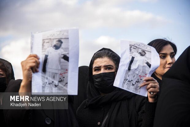 تشییع ۲۷شهید جنگ رمضان در اصفهان