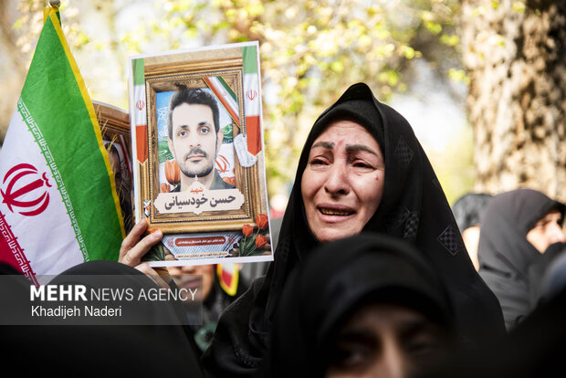 تشییع ۲۷شهید جنگ رمضان در اصفهان