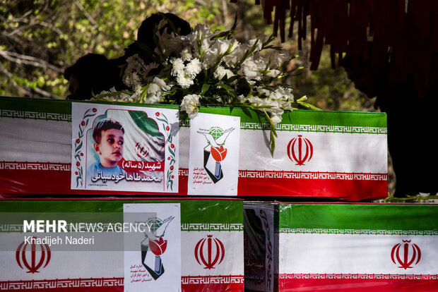 تشییع ۲۷شهید جنگ رمضان در اصفهان