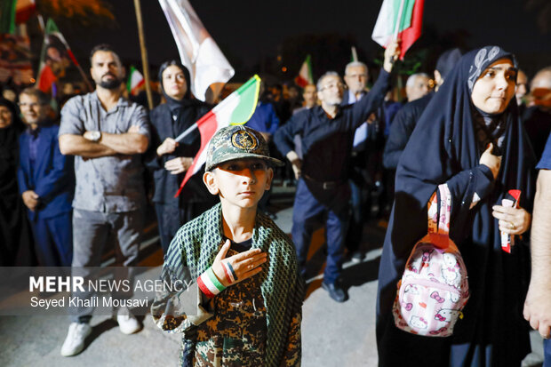 اجتماع شبانه مردم اهواز