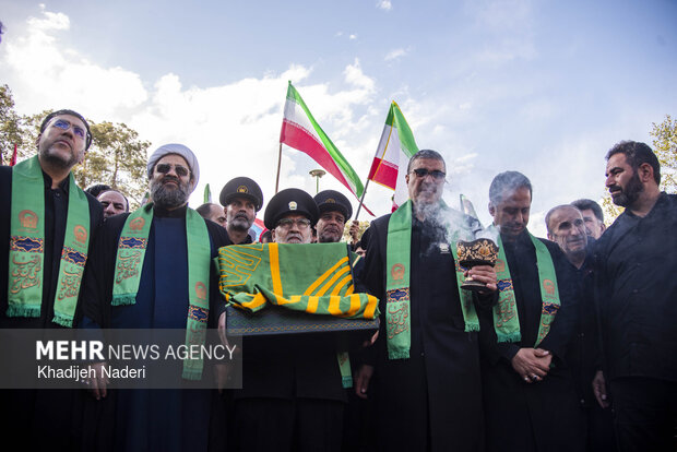 تشییع ۲۷شهید جنگ رمضان در اصفهان