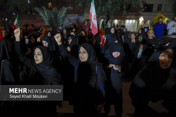 اجتماع شبانه مردم اهواز