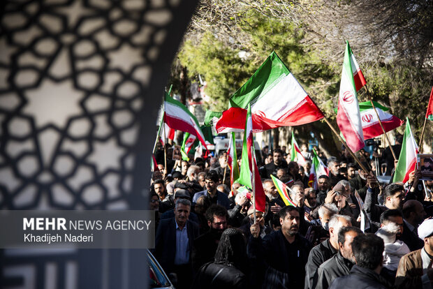 تشییع ۲۷شهید جنگ رمضان در اصفهان