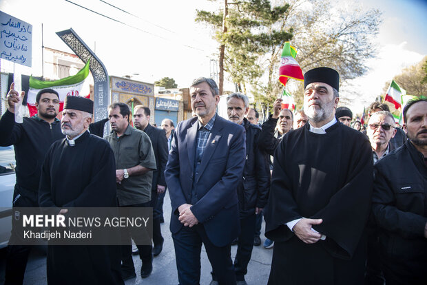 تشییع ۲۷شهید جنگ رمضان در اصفهان