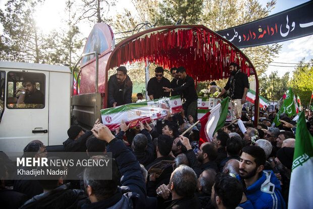 تشییع ۲۷شهید جنگ رمضان در اصفهان