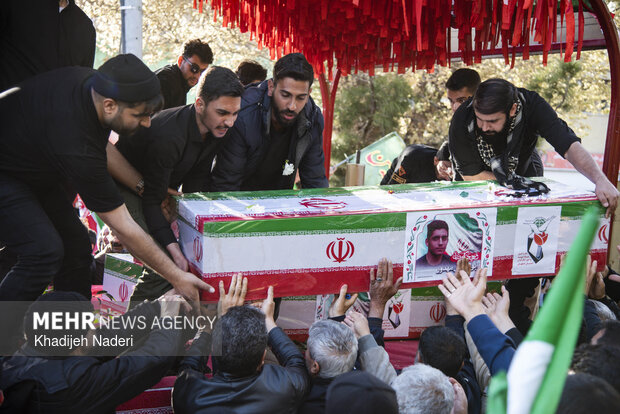 تشییع ۲۷شهید جنگ رمضان در اصفهان