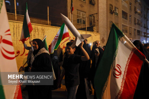 اجتماع شبانه مردم اهواز