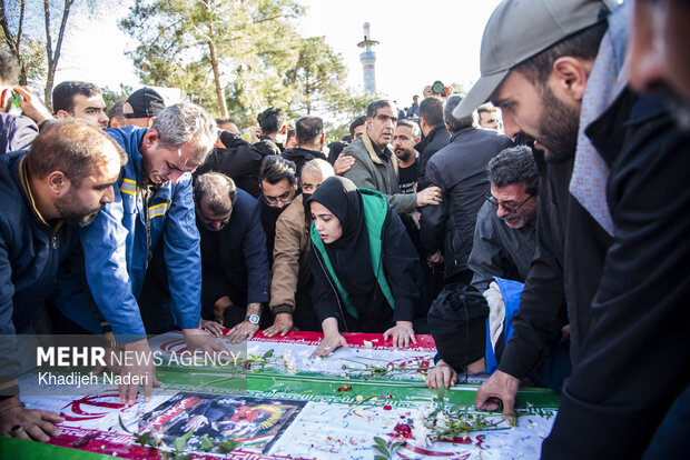 تشییع ۲۷شهید جنگ رمضان در اصفهان