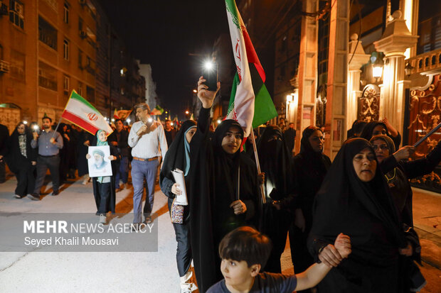 اجتماع شبانه مردم اهواز