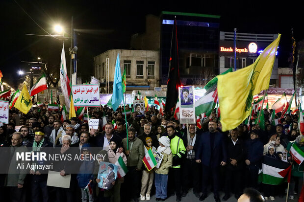 اجتماع شبانه مردم ارومیه