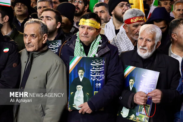 اجتماع شبانه مردم ارومیه