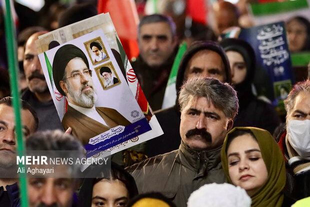 اجتماع شبانه مردم ارومیه