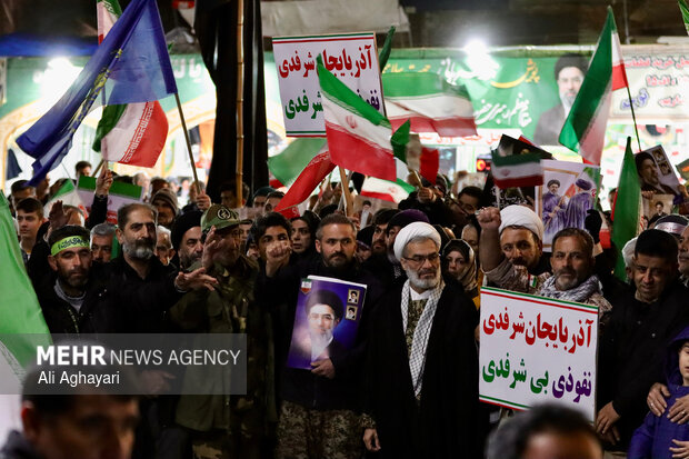 اجتماع شبانه مردم ارومیه