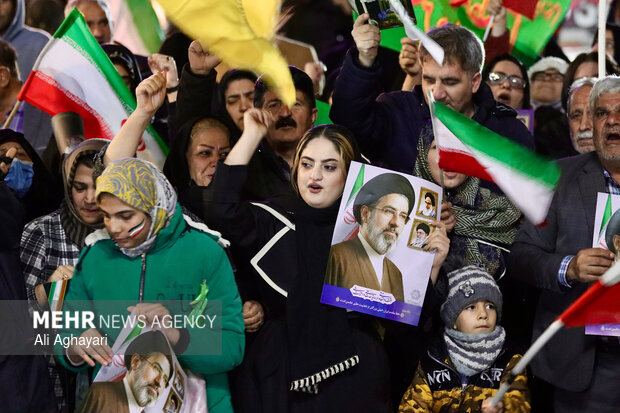 اجتماع شبانه مردم ارومیه