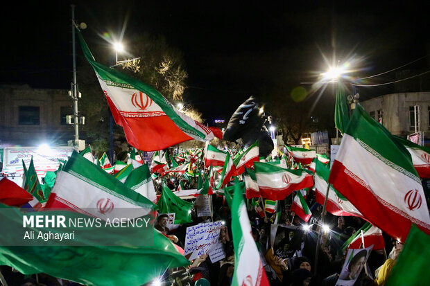 اجتماع شبانه مردم ارومیه