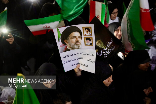 اجتماع شبانه مردم ارومیه