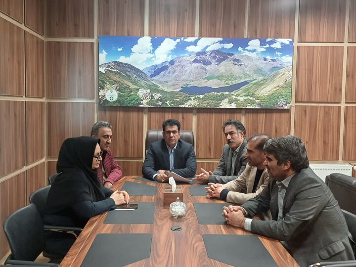 مدیرکل محیط زیست لرستان: حفاظت از عرصه‌های طبیعی اولویت روز طبیعت است