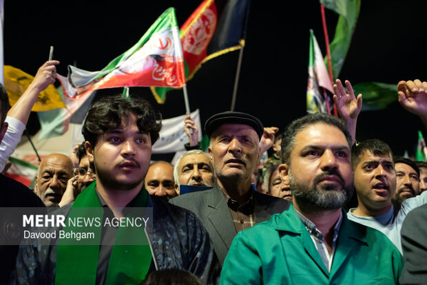 اجتماع بیعت افغانستانی‌های مقیم مشهد با رهبر انقلاب