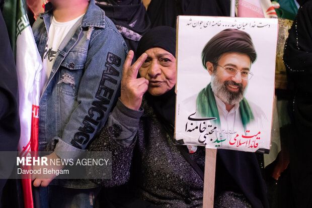 اجتماع بیعت افغانستانی‌های مقیم مشهد با رهبر انقلاب