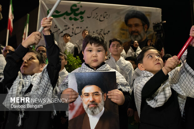 اجتماع بیعت افغانستانی‌های مقیم مشهد با رهبر انقلاب