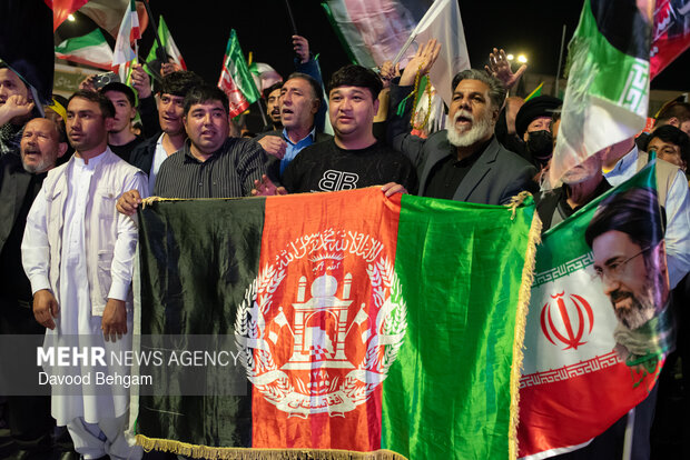 اجتماع بیعت افغانستانی‌های مقیم مشهد با رهبر انقلاب