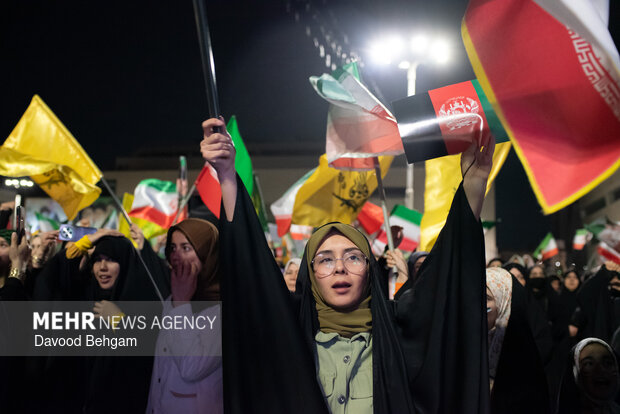 اجتماع بیعت افغانستانی‌های مقیم مشهد با رهبر انقلاب