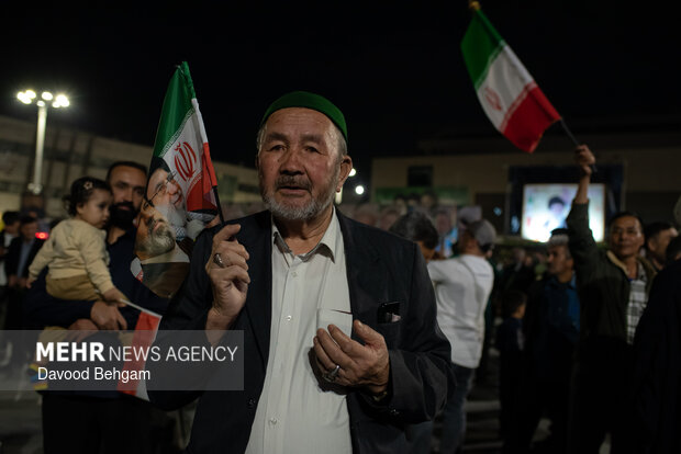 اجتماع بیعت افغانستانی‌های مقیم مشهد با رهبر انقلاب