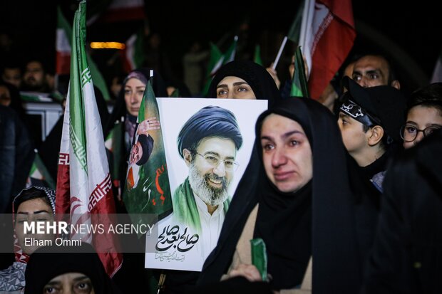 اجتماع سنندجی‌ها همزمان با یوم‌الله ۱۲ فروردین