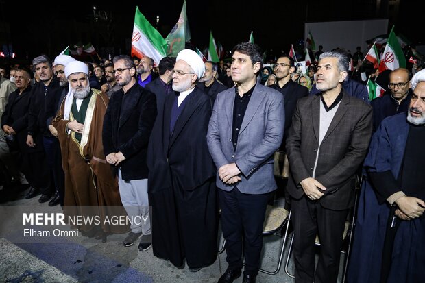 اجتماع سنندجی‌ها همزمان با یوم‌الله ۱۲ فروردین