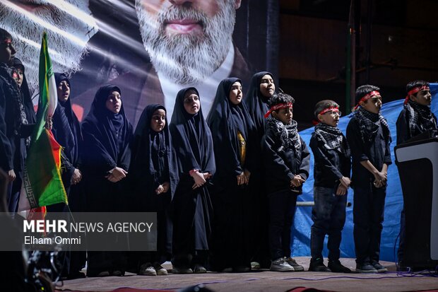 اجتماع سنندجی‌ها همزمان با یوم‌الله ۱۲ فروردین