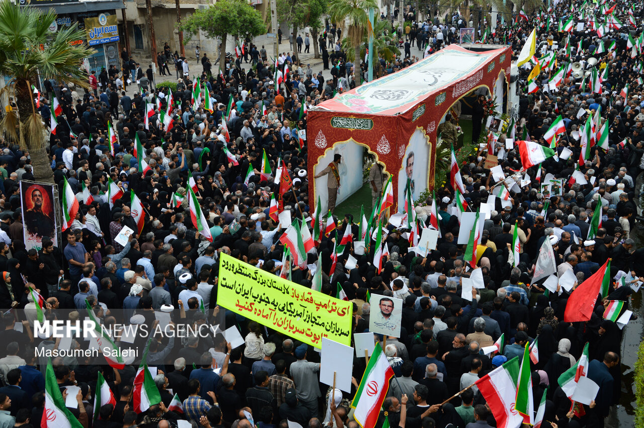 تشييع الشهيد "تنكسيري" في بندر عباس