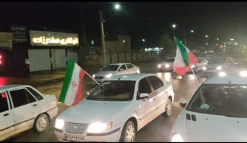 رژه خودرویی شیروانی‌ها در شب جمهوری اسلامی