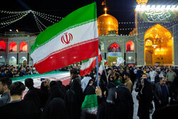 İmam Rıza Türbesi’nde İslam Cumhuriyeti’ne bağlılık yemini