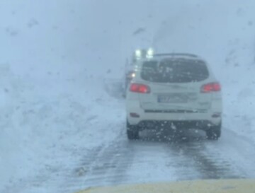 نجات مادر باردار در گردنه ژالانه با همت راهداران