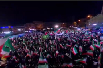 صور جوية لتجمع "حاملي العلم الإيراني" في ساحة انقلاب بطهران