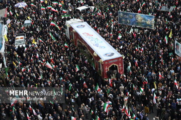 بەڕێکرانی تەرمی سەردار تەنگسیری لە تاران