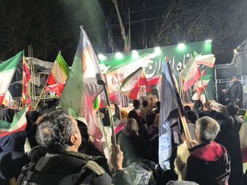 اجتماع عظیم مردم مشهد در روز جمهوری اسلامی