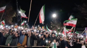 اجتماع شبانه مردم جهرم در حمایت از رزمندگان اسلام