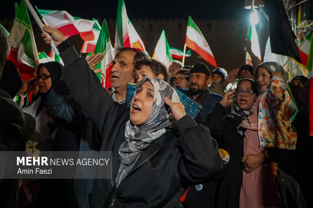 سی و یکمین شب حضور حماسی مردم اقبالیه در خیابان